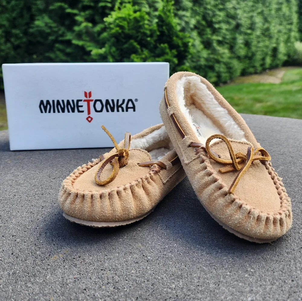 NWT Kids Minnetonka Moccasins | Size 11